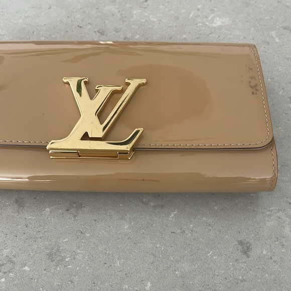Louis Vuitton Louise Clutch - Picture 9 of 16